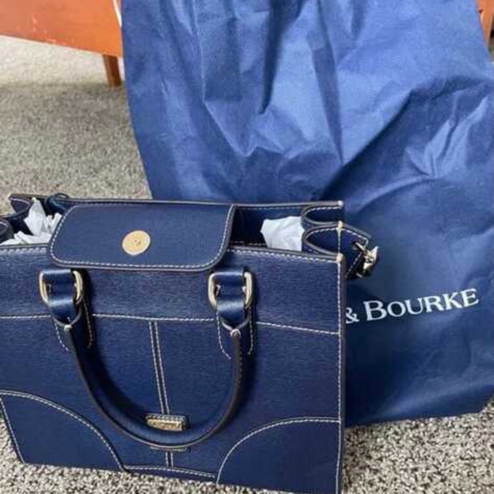 Brand New Dooney And Bourke Jayne Satchel